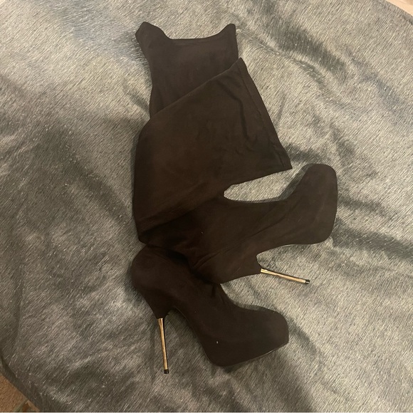 shoedazzle flat boots